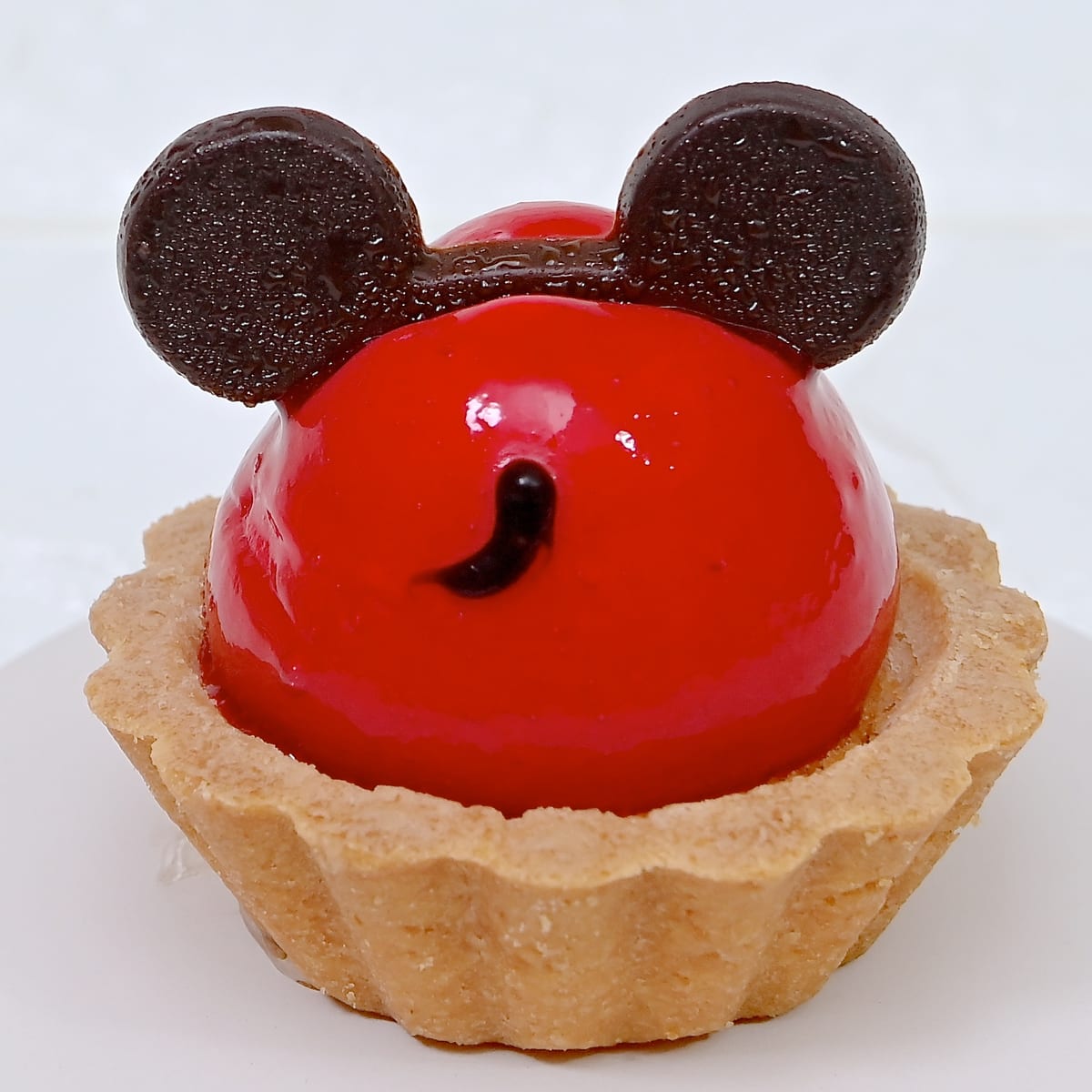 【ミッキーマウス】ラズベリージュレとホイップクリームのタルト
