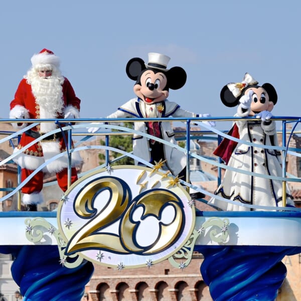 東京ディズニーシー「ミッキー＆フレンズのハーバーグリーティング：ディズニー・クリスマス」　ミッキー・ミニー・サンタクロース