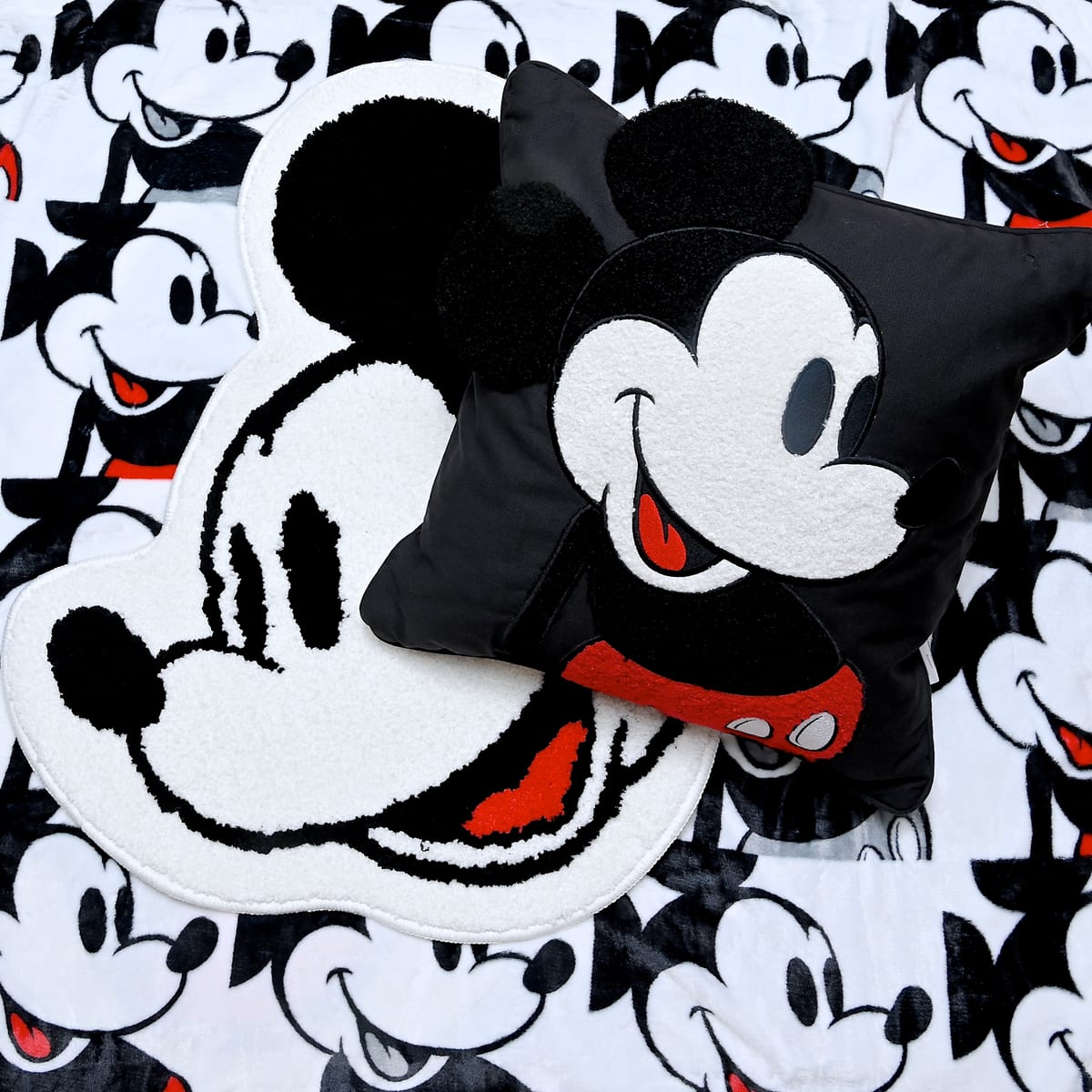 Mickey Mouse Birthday 2021！ディズニーストア「ミッキーマウス」お誕生日記念グッズ