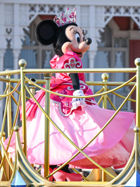 東京ディズニーランド「ミニー＆フレンズのグリーティングパレード：トータリー・ミニーマウス」ミニー
