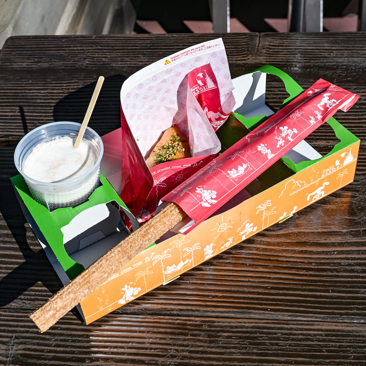 ブラックペッパーてりやきチキンロール 東京ディズニーランド ペコスビル カフェ グランドメニュー