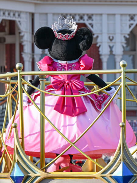 東京ディズニーランド「ミニー＆フレンズのグリーティングパレード：トータリー・ミニーマウス」ミニーバックスタイル