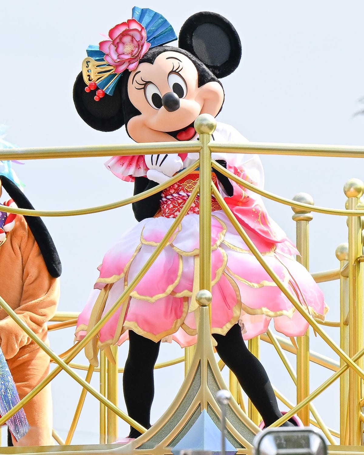 東京ディズニーランド「ミニー＆フレンズのグリーティングパレード：トータリー・ミニーマウス」テーマ「情熱的なミニーマウス」グーフィー＆マックス