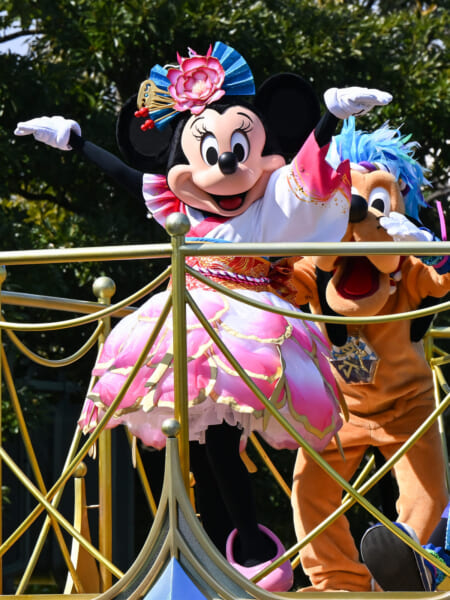東京ディズニーランド「ミニー＆フレンズのグリーティングパレード：トータリー・ミニーマウス」テーマ「情熱的なミニーマウス」ミニー2
