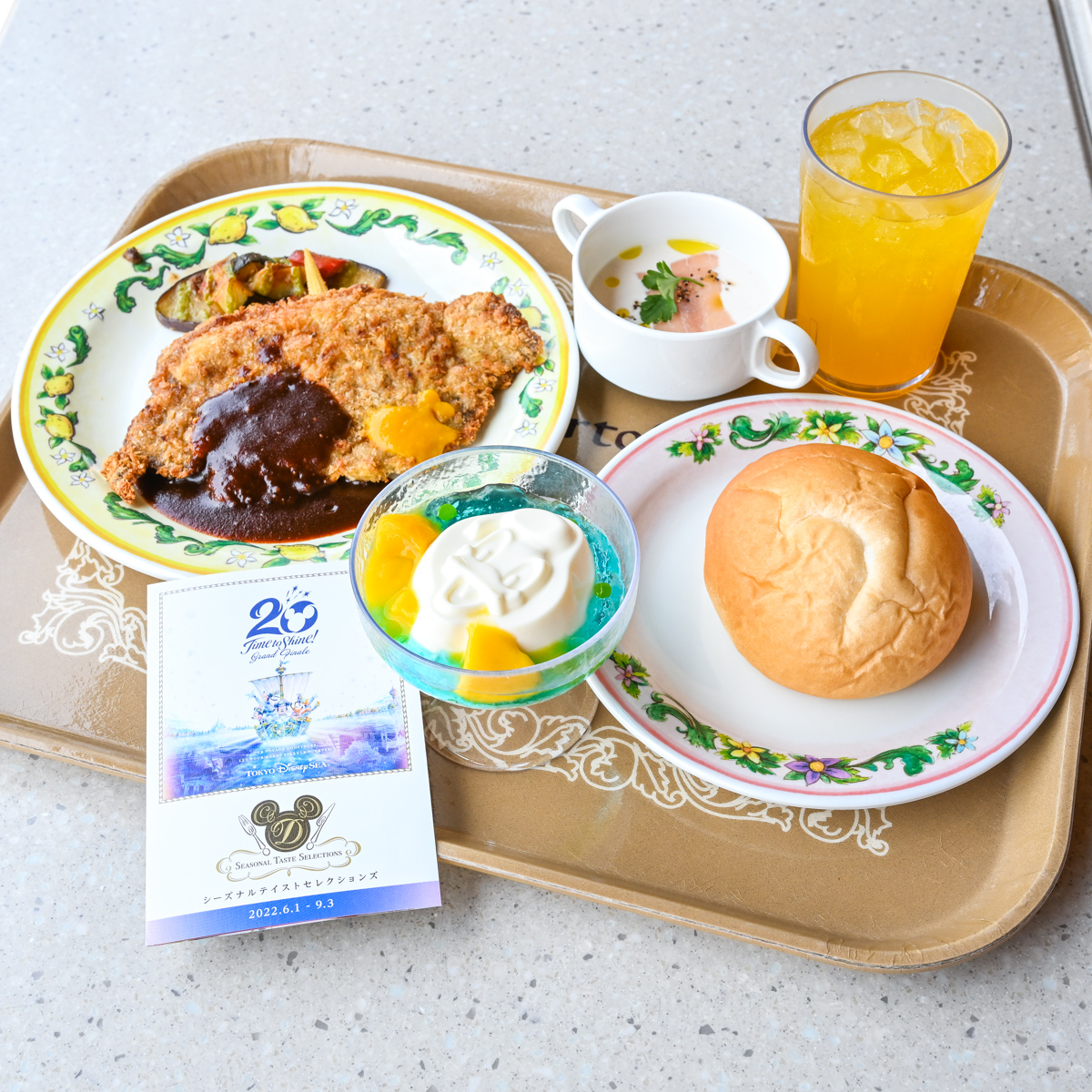 ドナルドモチーフのデザートも カフェ ポルトフィーノ 22夏 東京ディズニーシー周年スペシャルセット