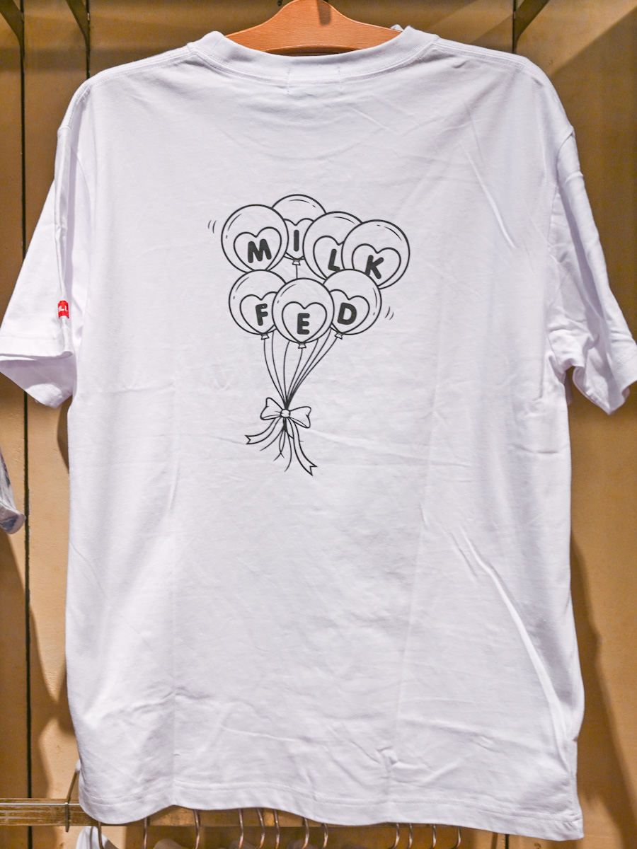 Tシャツ〈MILKFED.〉ホワイト　バックデザイン
