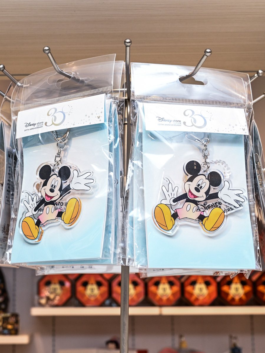 「Disney store 30th Anniversary Pop-up Museum」限定アイテムアクリルキーホルダー