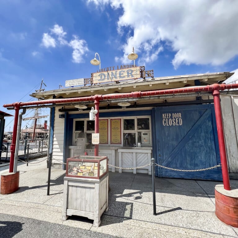 チュロス（みたらしシュガー）＆リバティサンデー！東京ディズニーシー「リバティ・ランディング・ダイナー」グランドメニュー