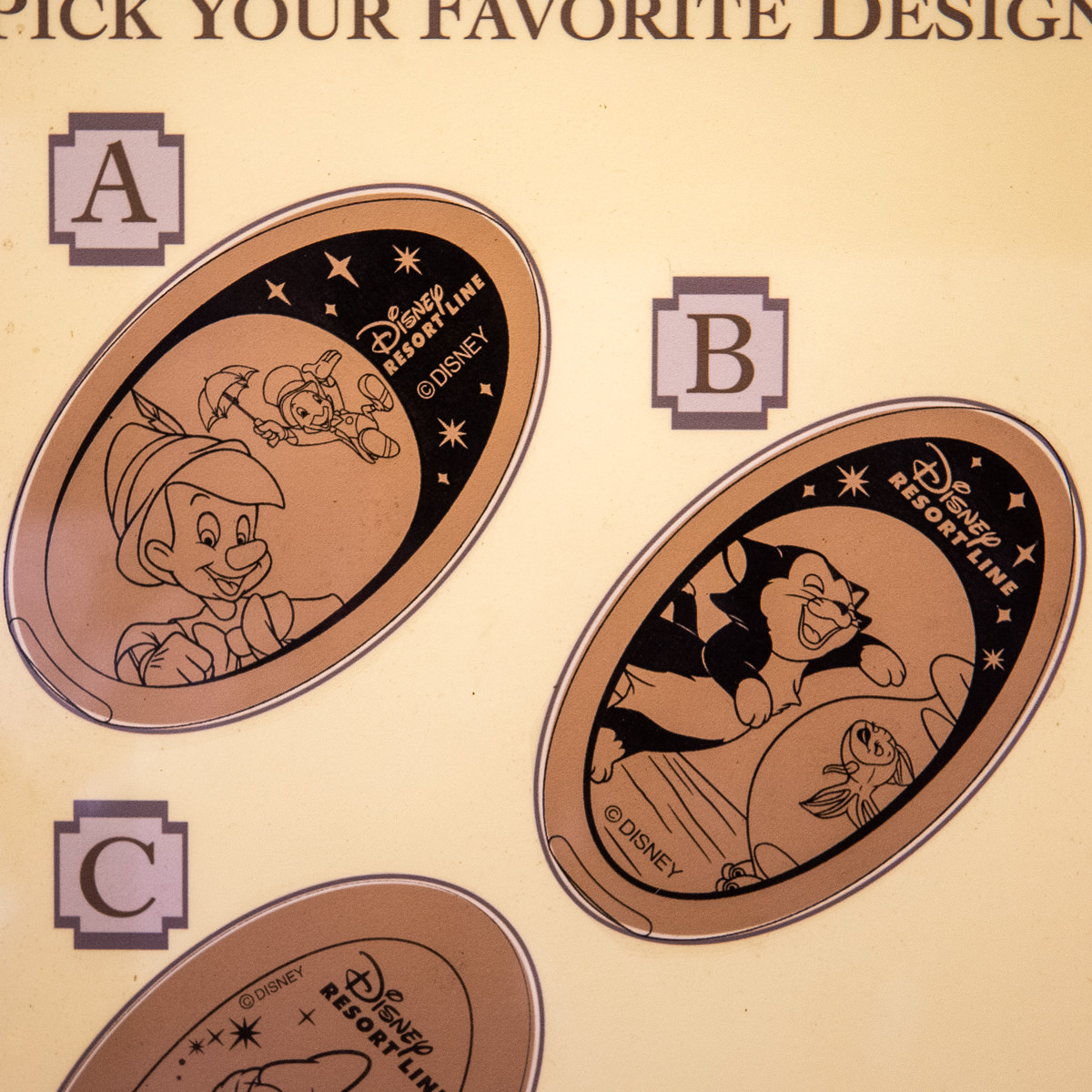 ライオン・キング』、『白雪姫』、『カーズ』、『ピノキオ』デザイン 