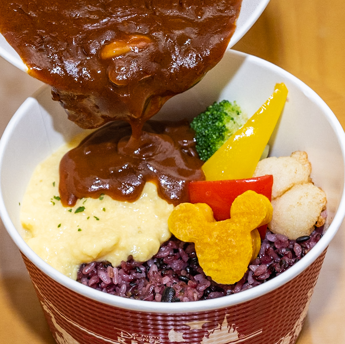 ハッシュドビーフ スクランブルエッグ添え　アップ