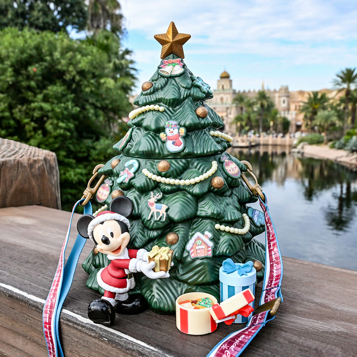 ディズニーランド 2022年クリスマスツリー ポップコーンバケット 