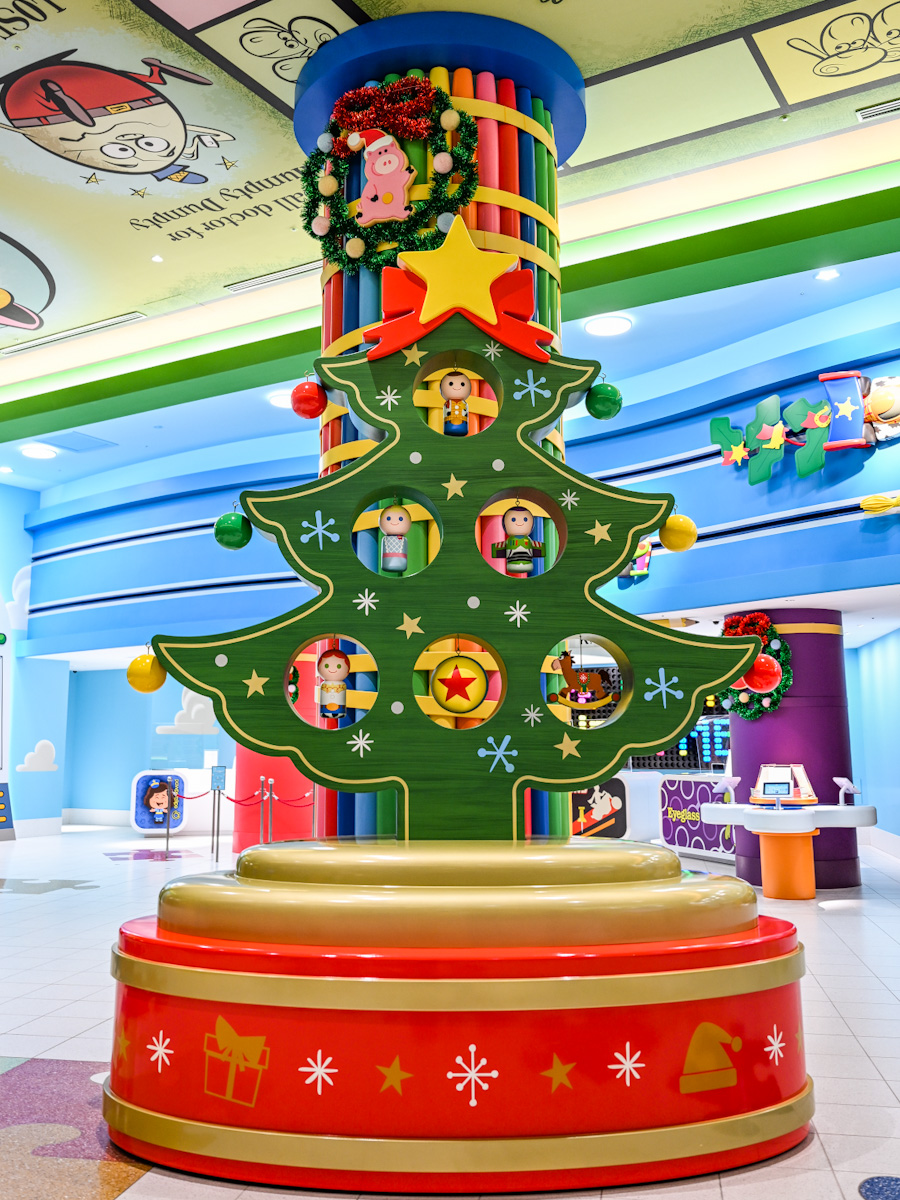 東京ディズニーリゾート・トイ・ストーリーホテル『トイ・ストーリー』クリスマスツリー