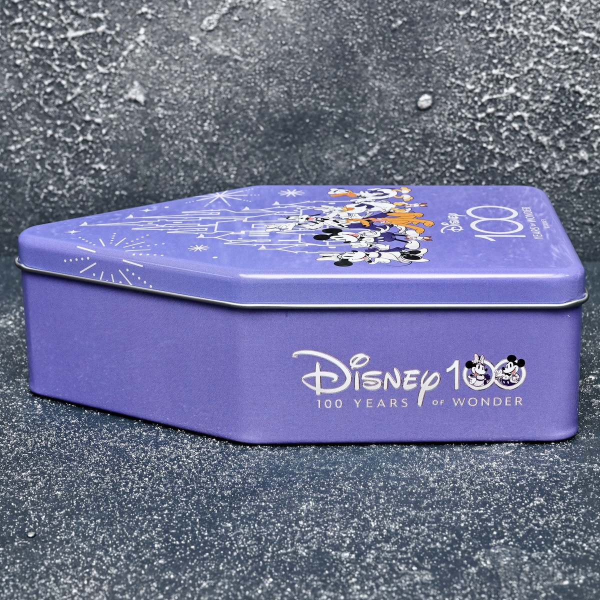 ミッキー＆フレンズ クッキー 缶入り The Disney100 Platinum Celebration Collection　サイド