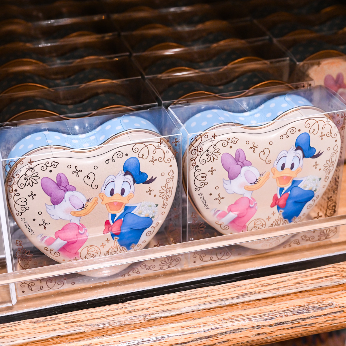 東京ディズニーランド「ミッキー&フレンズ」キャンディー缶　サイドデザイン