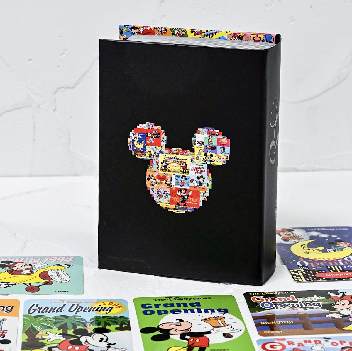 ミッキー＆フレンズ シール・ステッカー ボックス入り Disney Store Japan 30th Anniversary Historical Card1