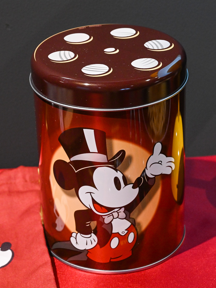 缶入りチョコクランチ（ミッキーマウス）