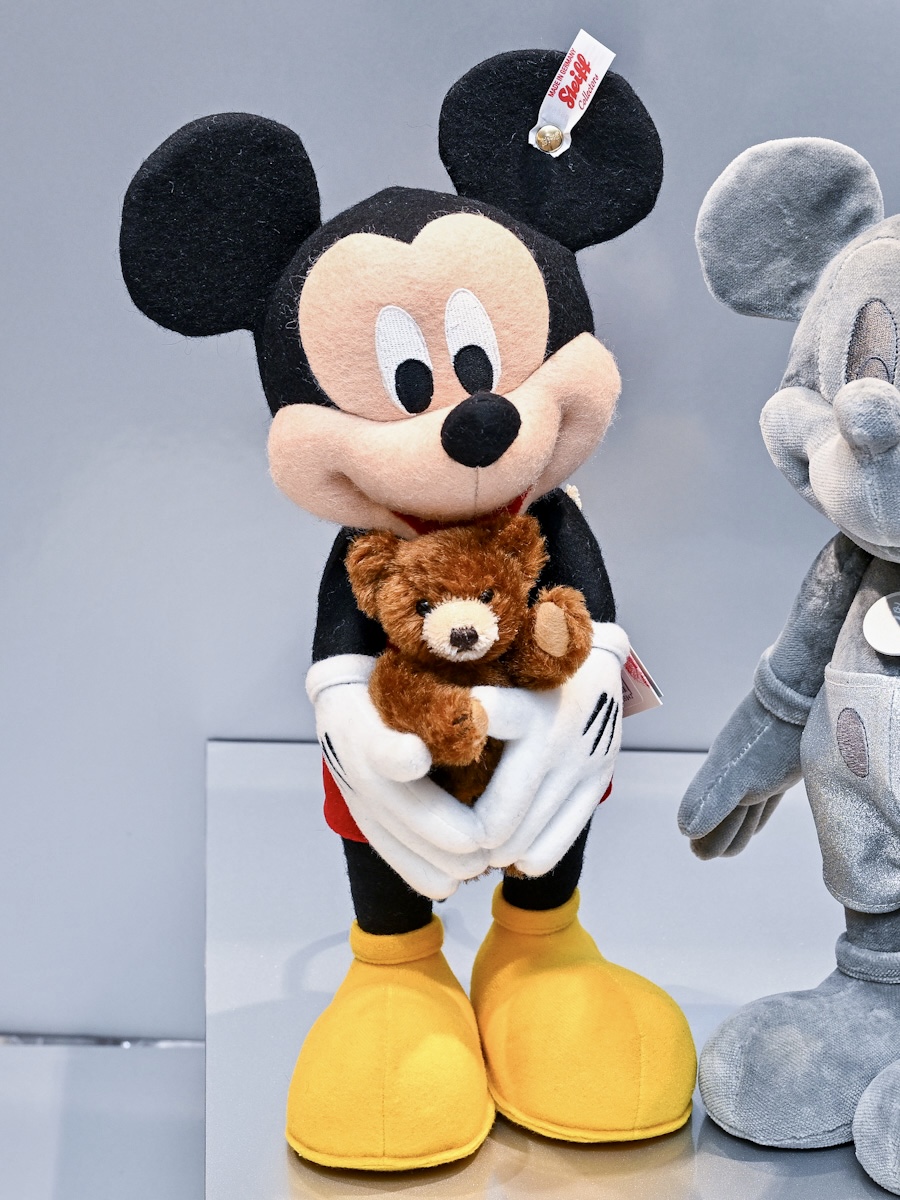 D100ディズニー　D100 ミッキーマウスとテディベア　Disney bear