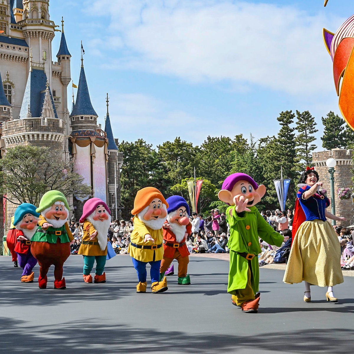 東京ディズニーランド デイタイムパレード「ディズニー・ハーモニー・イン・カラー」白雪姫　7人のこびと