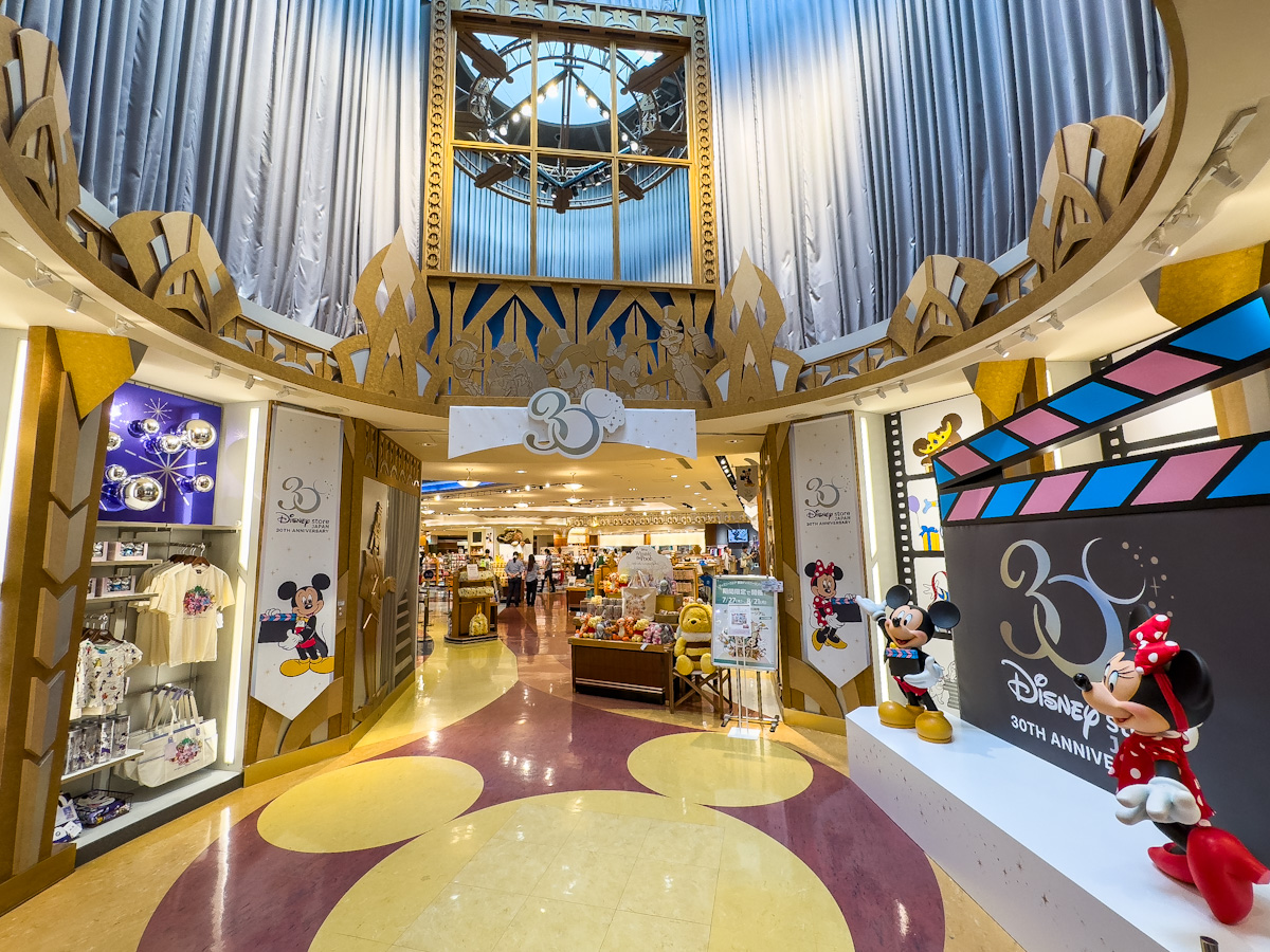 ディズニーストア「Disney store 30th Anniversary Pop-up Museum」東京ディズニーリゾート店