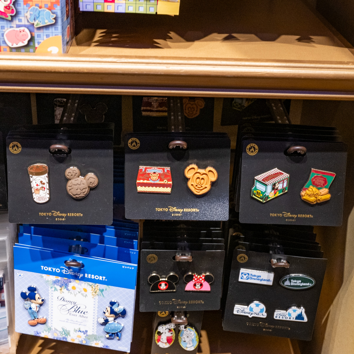 東京ディズニーランド パークお菓子ピンバッジセット