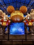 東京ディズニーランド”ディズニー・ハロウィーン2023”デコレーション　ワールドバザール中央　ミッキーかぼちゃデコレーション4