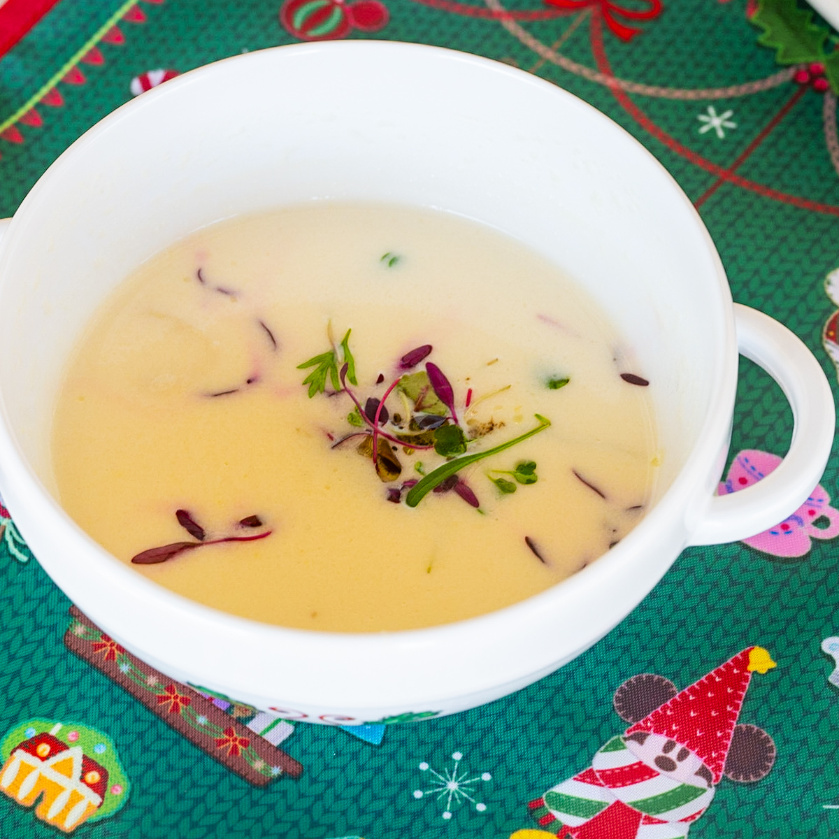 白インゲン豆とポテトのスープ、トリュフ風味