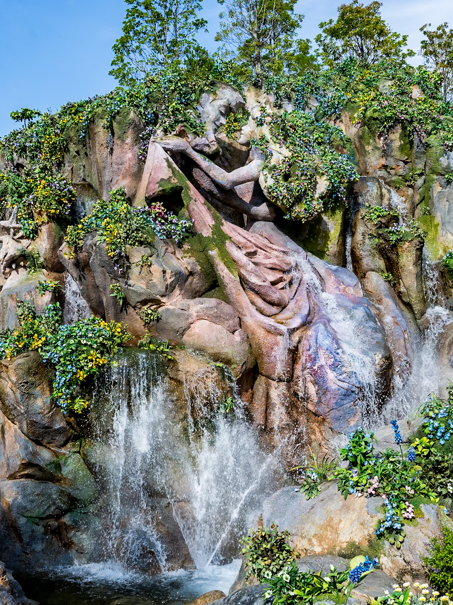 『眠れる森の美女』の魔法の泉「オーロラ姫」、「フィリップ王子」