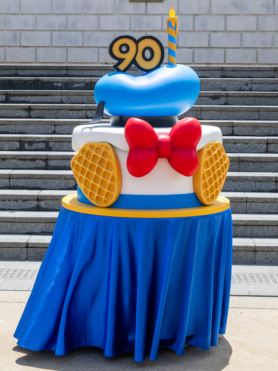 「ドナルドダック」90周年ケーキ