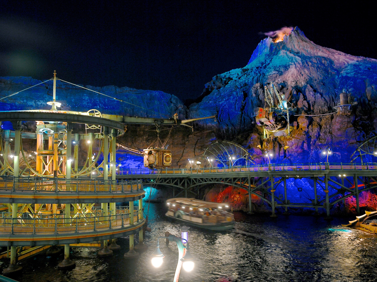 東京ディズニーシー　ミステリアスアイランド　夜景