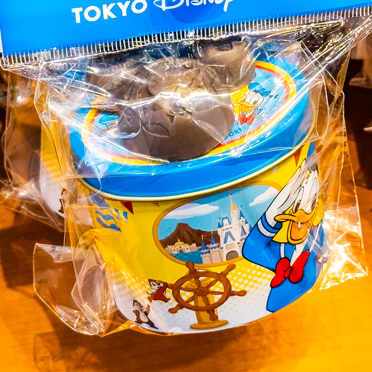 東京ディズニーランド チョコレートクランチ缶入り消しゴム1