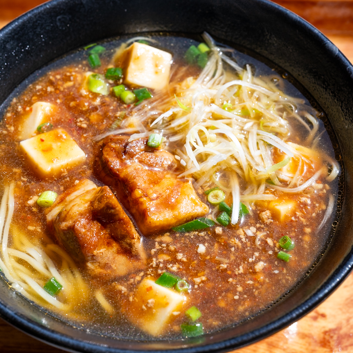 豚角煮とマーボー豆腐のあんかけ麺1