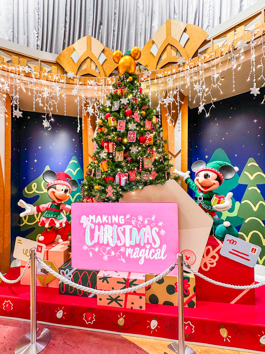 ディズニーストア（東京ディズニーリゾート店）　ディズニークリスマス2024 クリスマスツリー