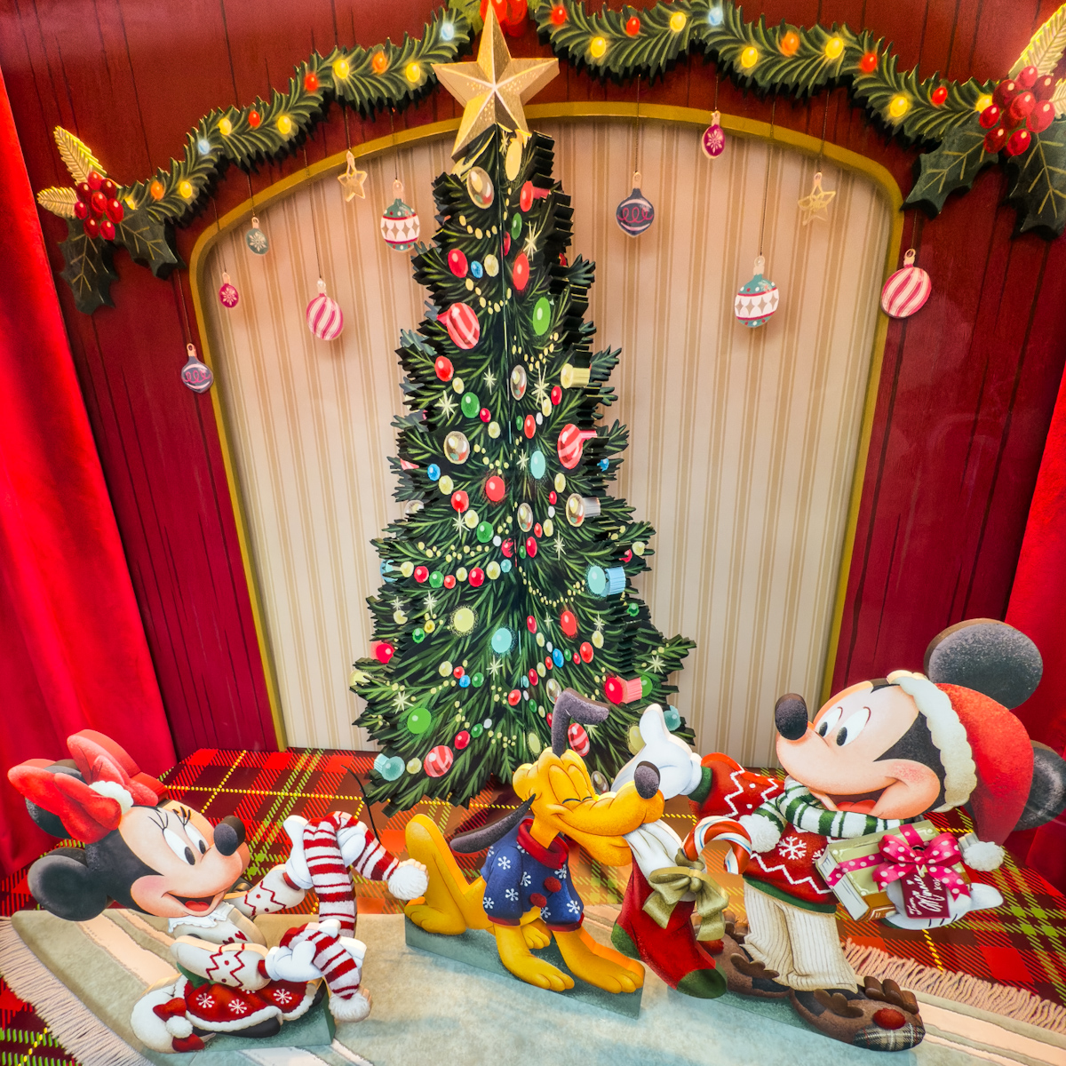 東京ディズニーリゾート“ディズニー・クリスマス2024”スペシャルグッズ　デコレーション