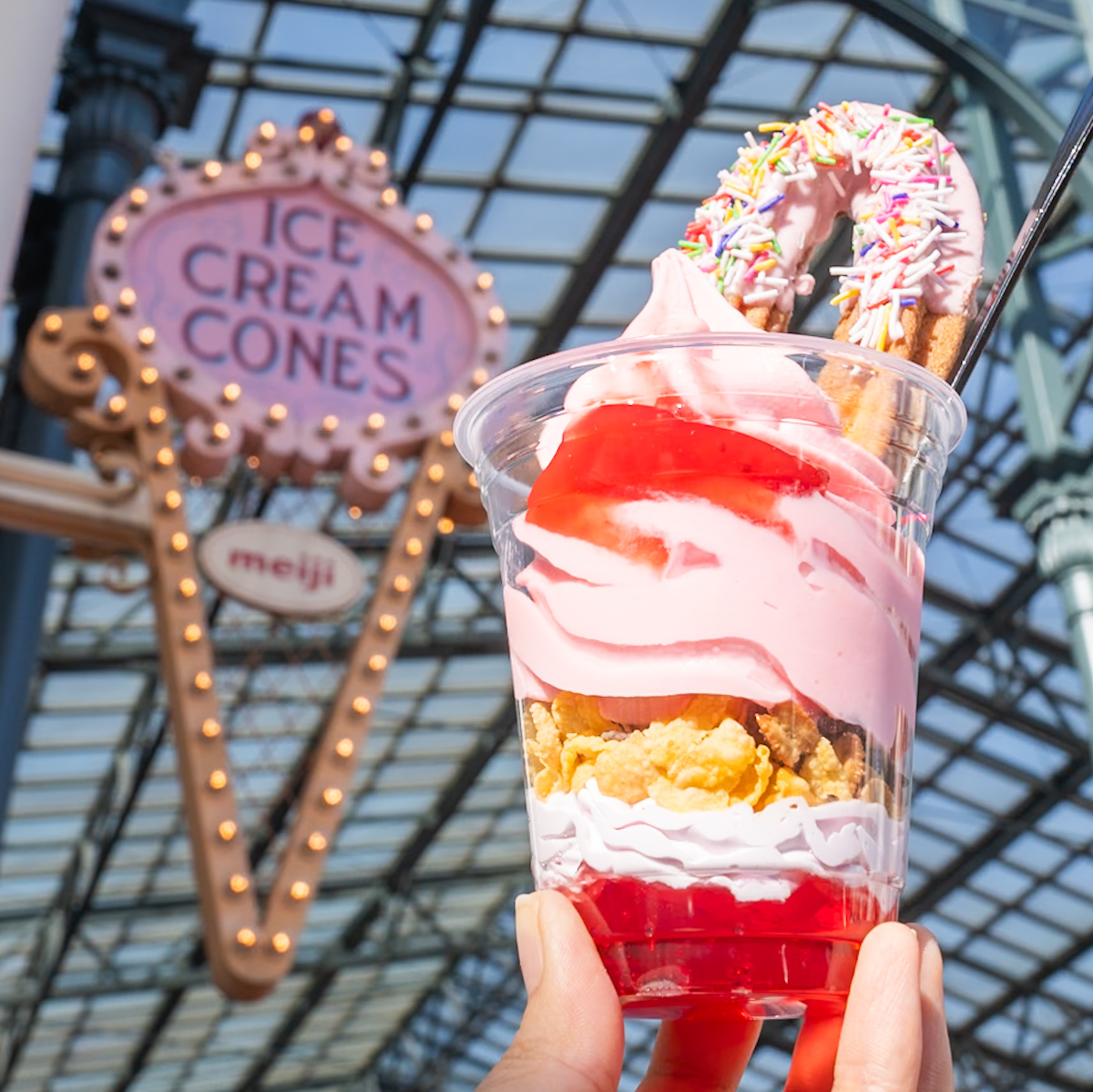 東京ディズニーランド｢アイスクリームコーン｣スウィーツ・ポップ・ワールドサンデー（ストロベリー）