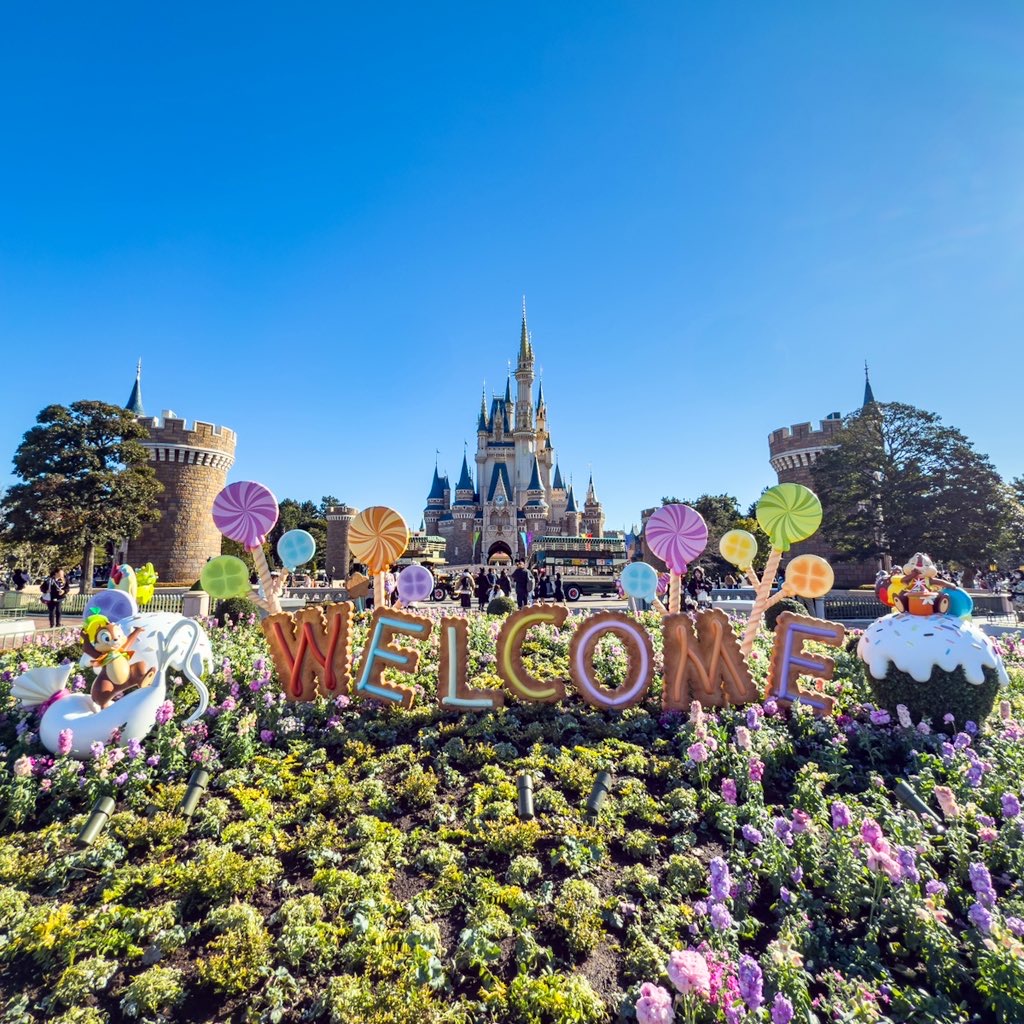 東京ディズニーランド「ディズニー・パルパルーザ”ヴァネロペのスウィーツ・ポップ・ワールド”」デコレーション