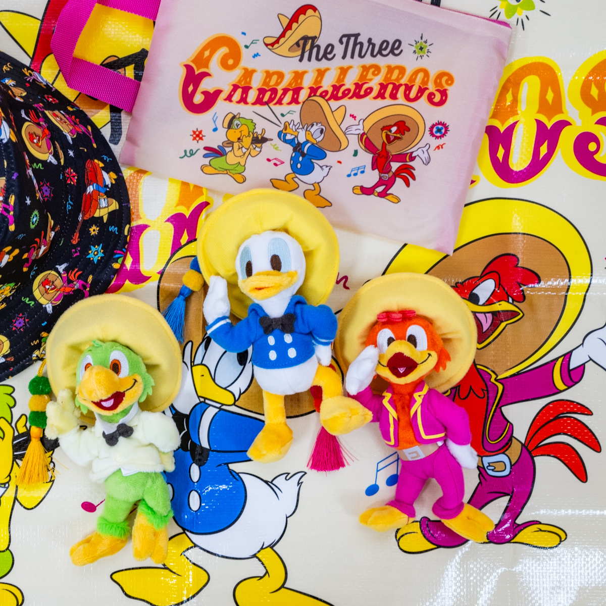 ディズニーストア『三人の騎士』THE THREE CABALLEROS 80THグッズ　ぬいぐるみキーホルダー・キーチェーン