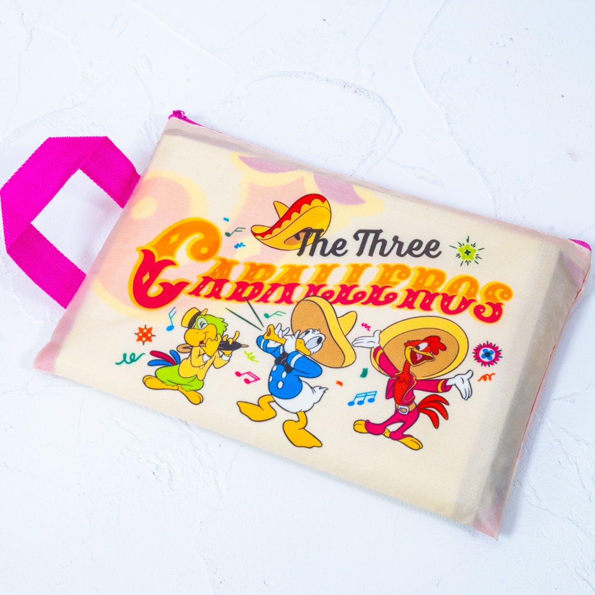 ドナルド、ホセ・キャリオカ、パンチート レジャーシート ポーチ入り THE THREE CABALLEROS 80TH　デザイン