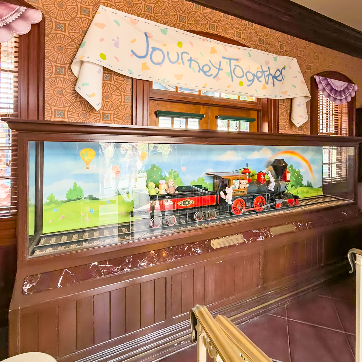 香港ディズニーランド「ダッフィー&フレンズ｣テーマの香港ディズニーランド鉄道　列車展示