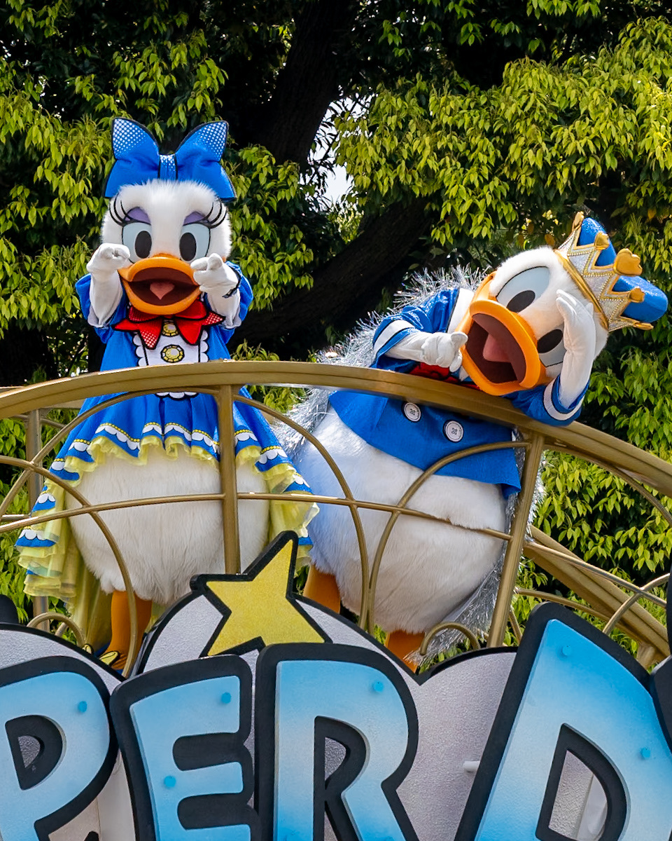 東京ディズニーランド“ディズニー・パルパルーザ”第4弾｢ドナルドのクワッキー・ダック!ダック!ダックシティ!｣クワッキーセレブレーション★ドナルド・ザ・レジェンド！　ドナルド&デイジー