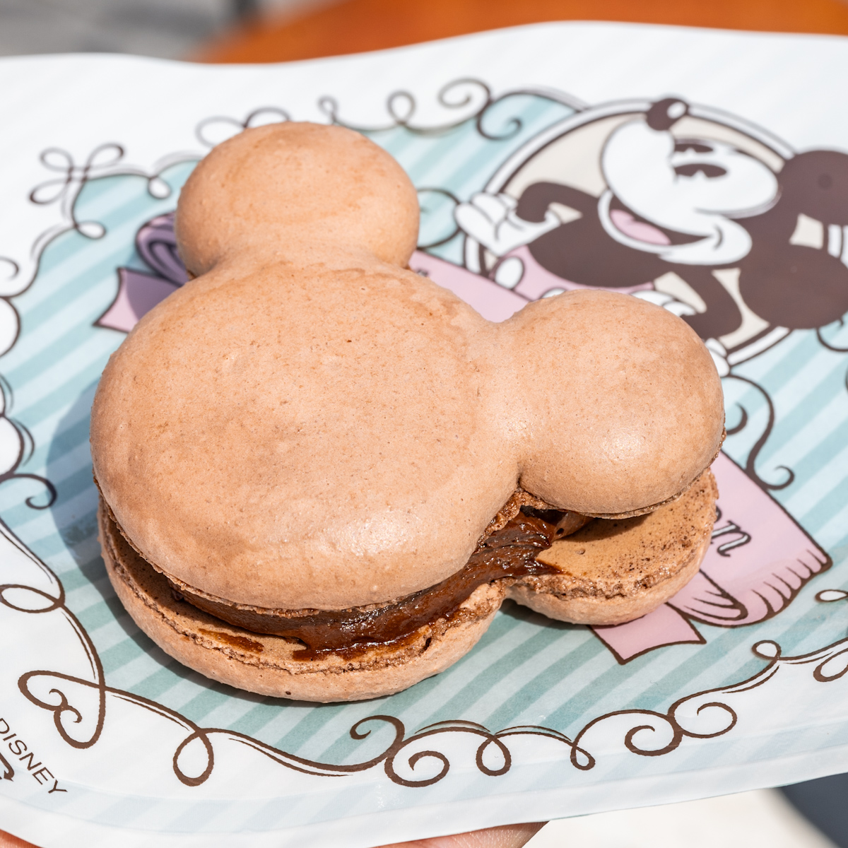 ミッキーマカロン（チョコレート）