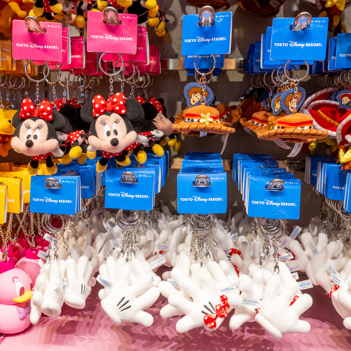 東京ディズニーランド ミッキー、ミニーキャラクターミットキーチェーンお土産