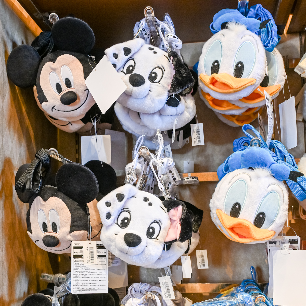 東京ディズニーリゾート「ドナルドダック」ショルダーバッグなど