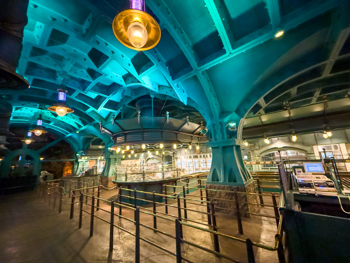 東京ディズニーシー／ミステリアスアイランド「ヴォルケイニア・レストラン」