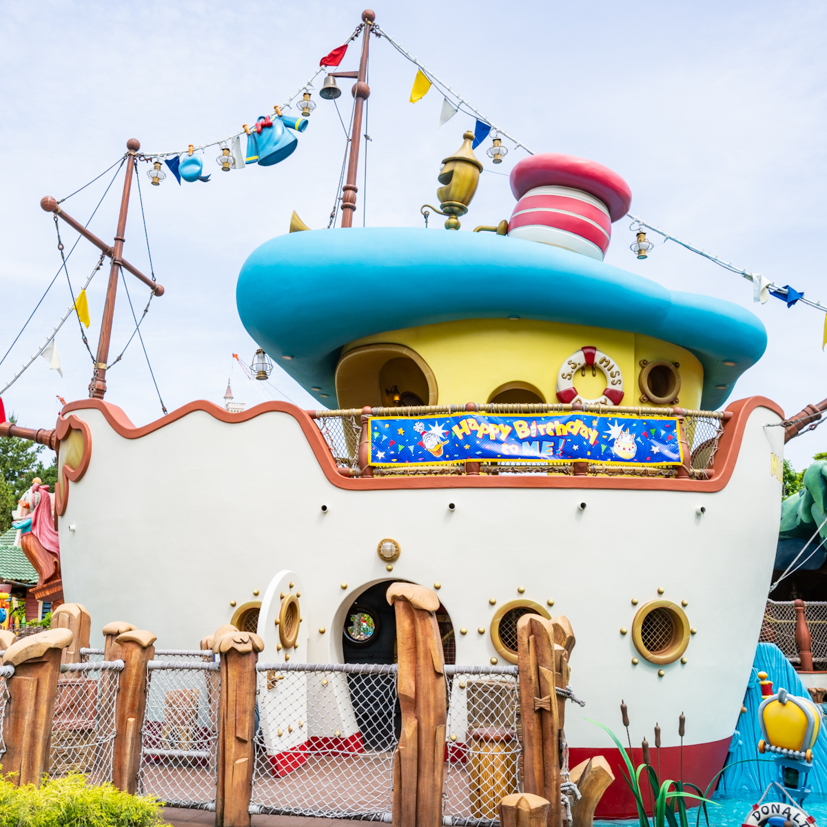東京ディズニーランド「ハッピーバースデードナルド」ドナルドのボートデコレーション　バナー