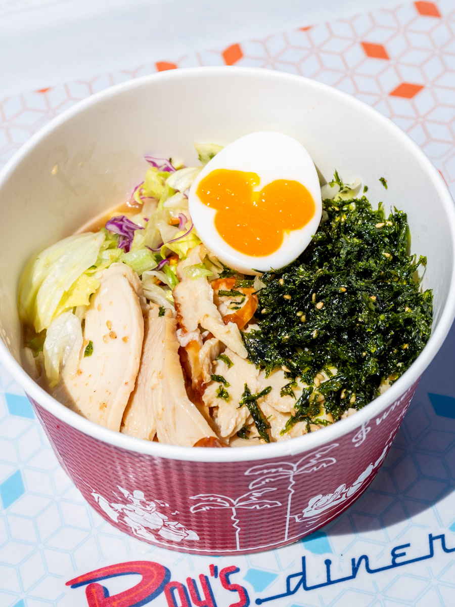 胡麻だれチキンの冷やしうどん