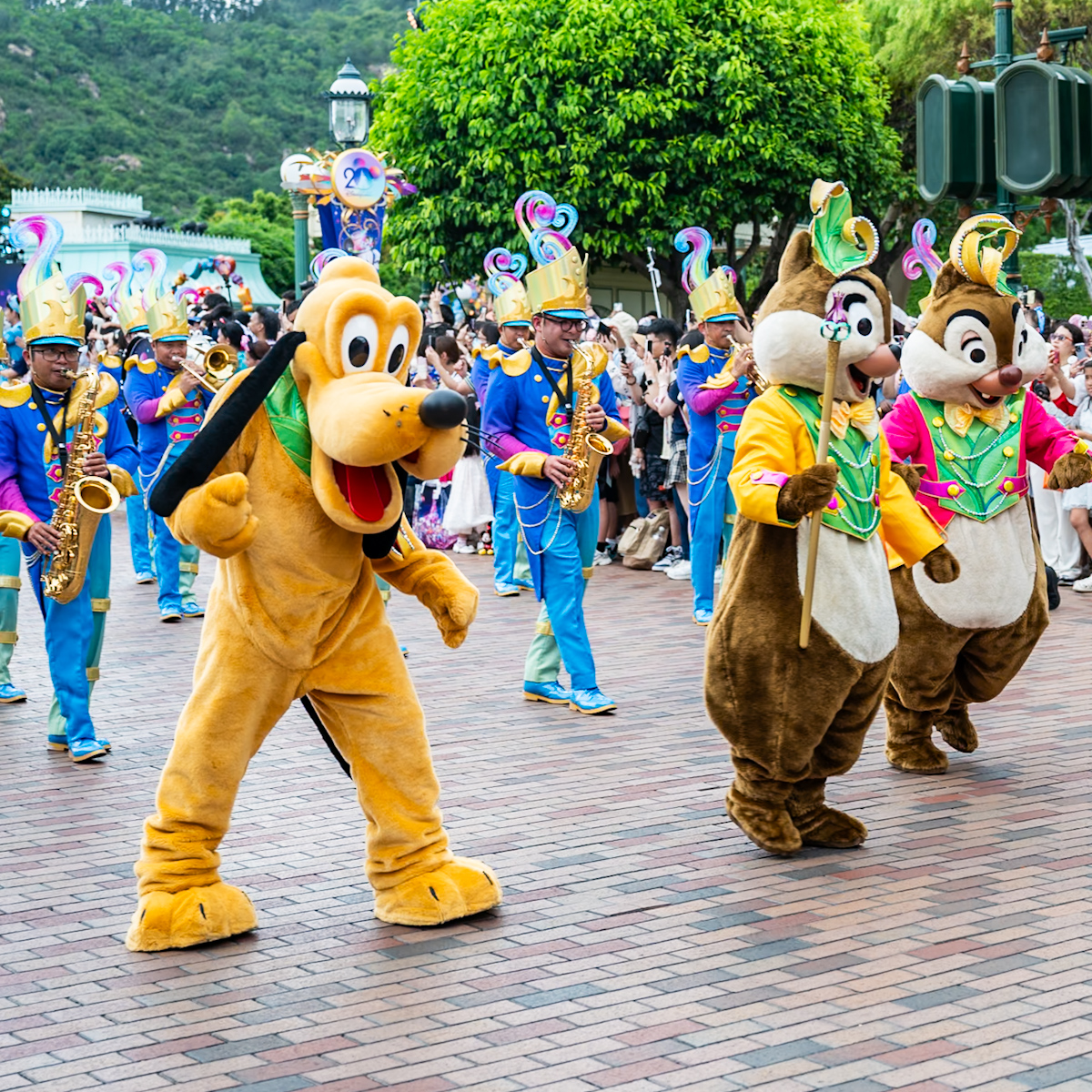 香港ディズニーランド20周年 デイタイム・パレード「フレンドタスティック！」　プルート、チップ、デール
