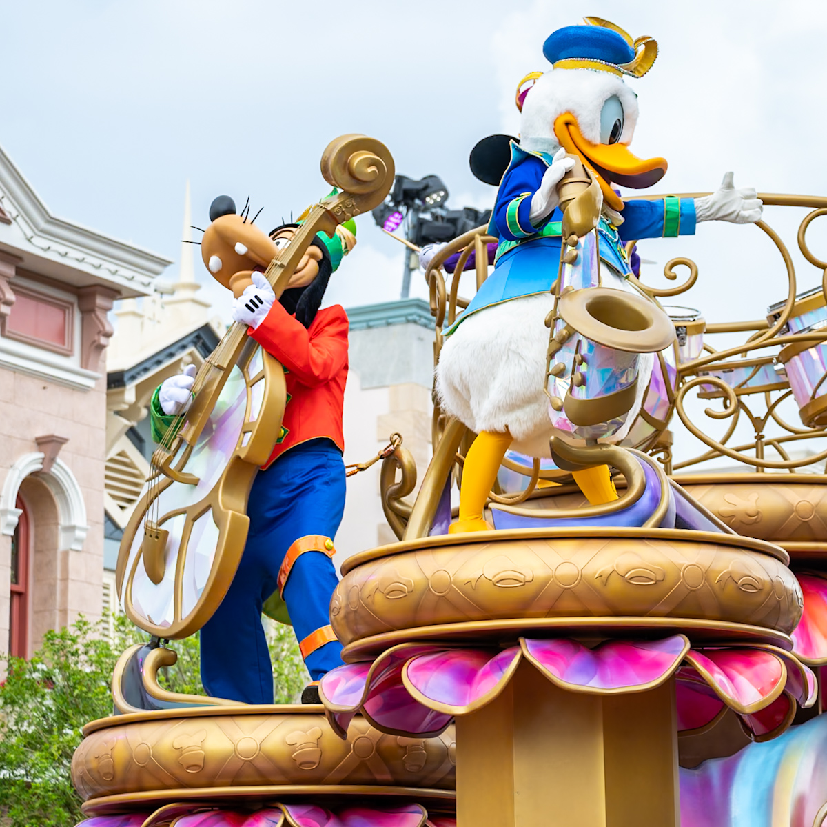 香港ディズニーランド20周年 デイタイム・パレード「フレンドタスティック！」グーフィー
