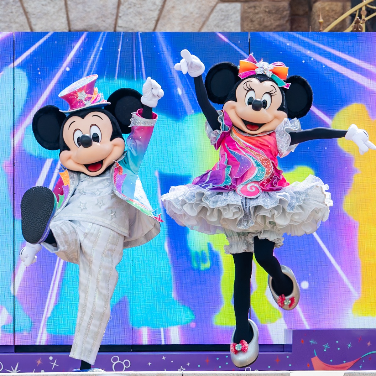 香港ディズニーランド20周年デイタイム・キャッスルショー｢ディズニー・フレンズ・ライブ：キャッスル・パーティー｣ミッキー＆ミニー