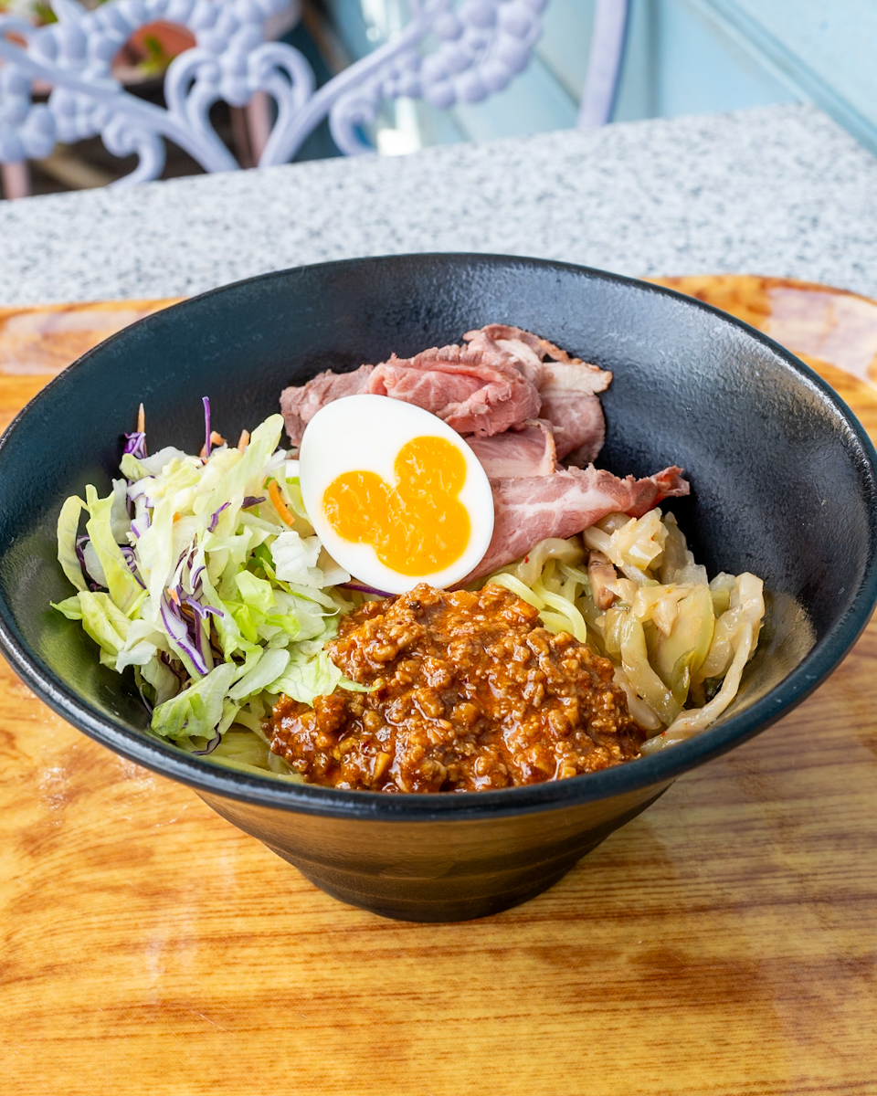 ローストビーフの冷やし豆乳担担まぜそば