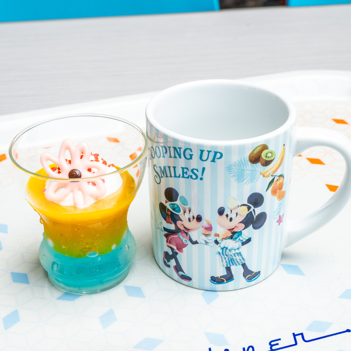 東京ディズニーランド「SUNNY SUNNY Summer2025」レモンソーダ＆トロピカルフルーツゼリー、スーベニアカップ付き